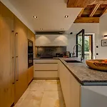 Chalet Red Fox